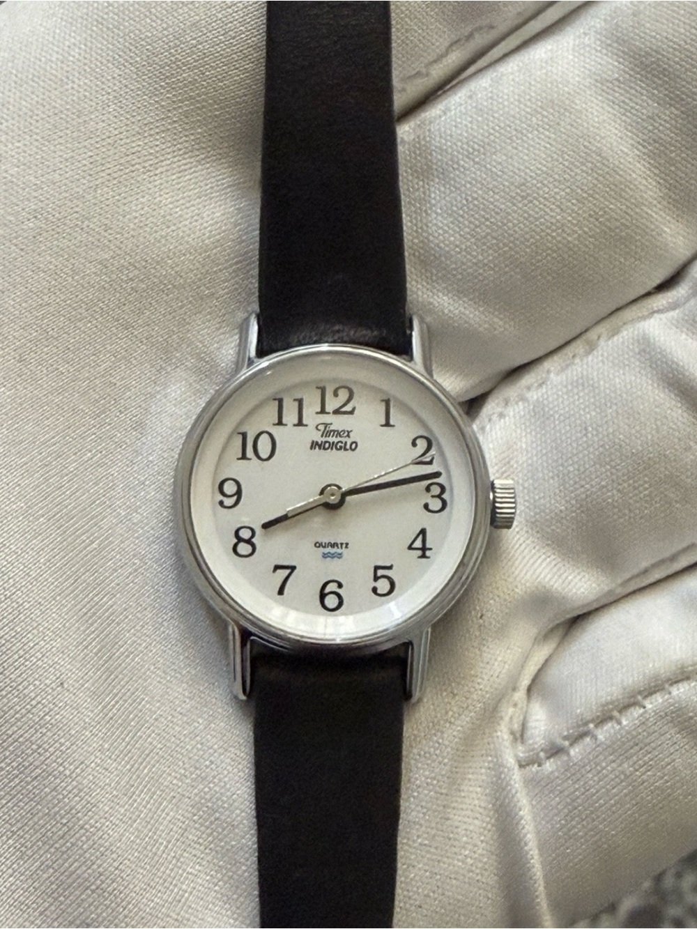 Vintage 1996 Timex Indiglo Women's Watch 23.5mm White Dial Black Leather CR1216